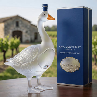 🔥Hot Sale-Goose🦢 30th Anniversary 3D Sculpted Vodka Bottle