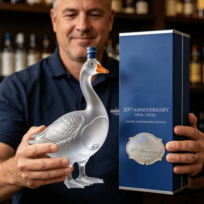 🔥Hot Sale-Goose🦢 30th Anniversary 3D Sculpted Vodka Bottle